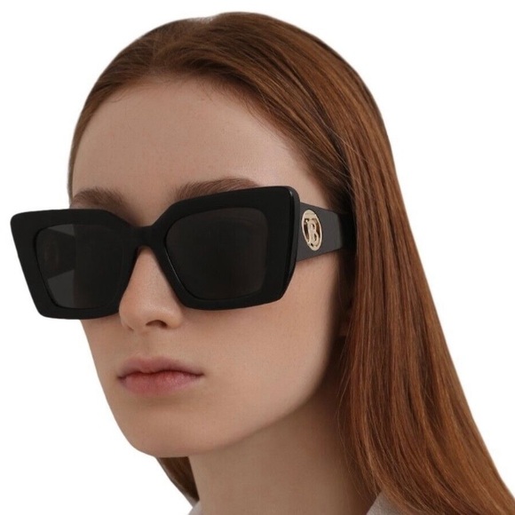 💯 - NEW Burberry BE4344 Daisy 300187 Black Dark Gray Square Women Sunglasses - Picture 3 of 15